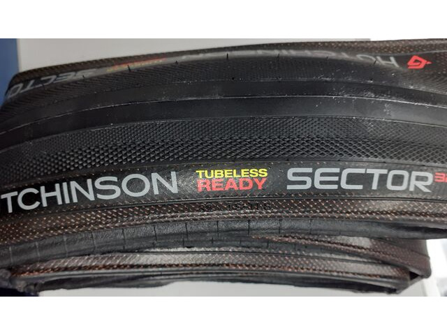 Hutchinson Sector 32 Road Tyre click to zoom image